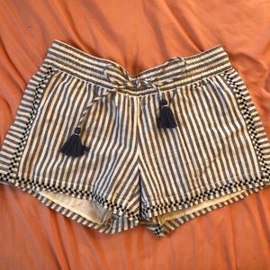 Vineyard vines striped shorts
